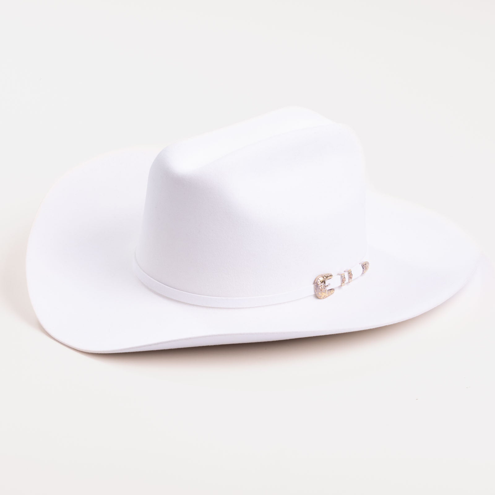500X Superior white cowboy hat three-quarter angle