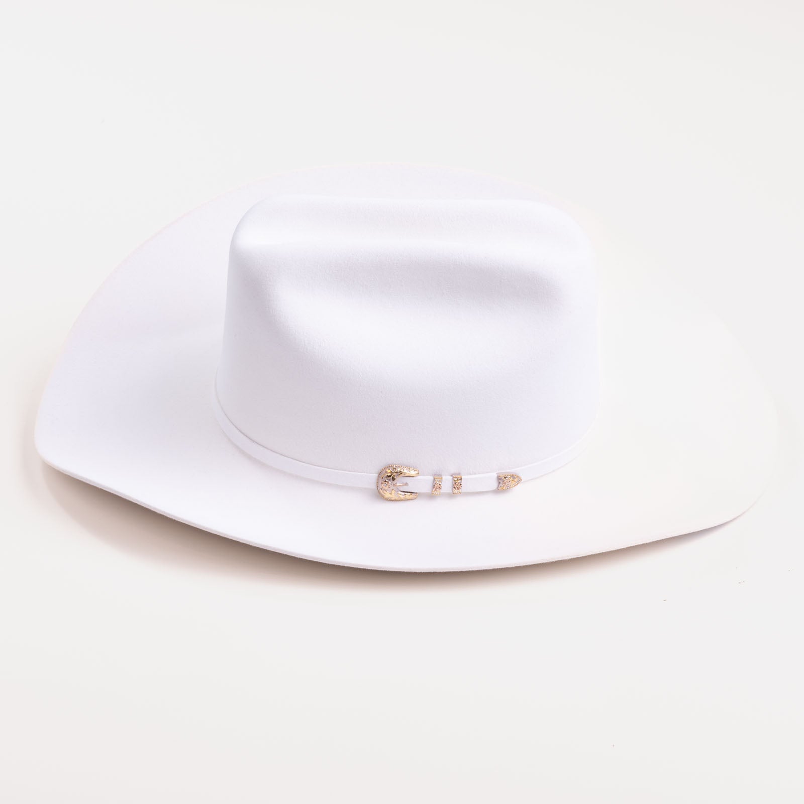 500X Superior white cowboy hat left-side angle