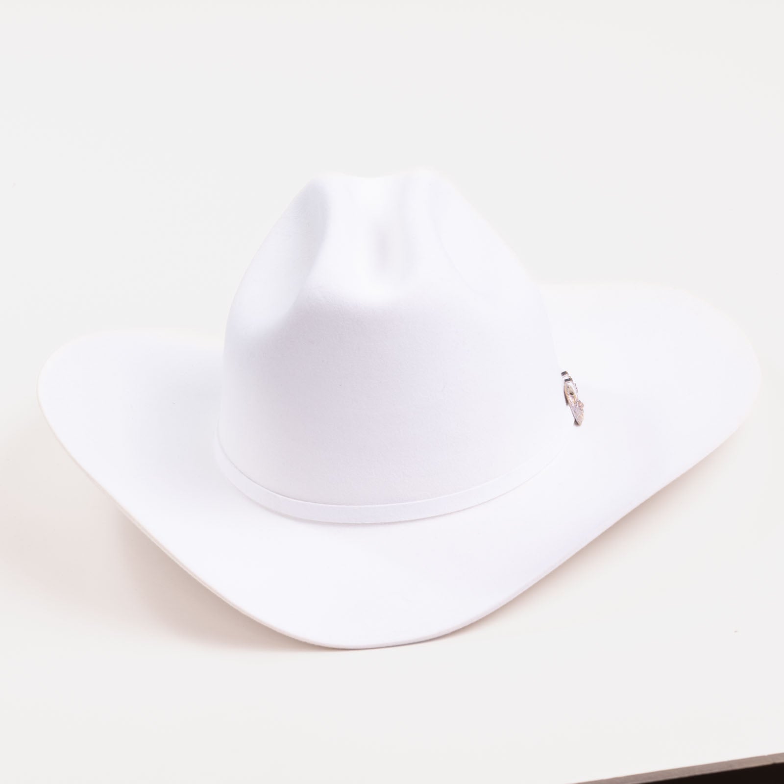 500X Superior white cowboy hat front angle
