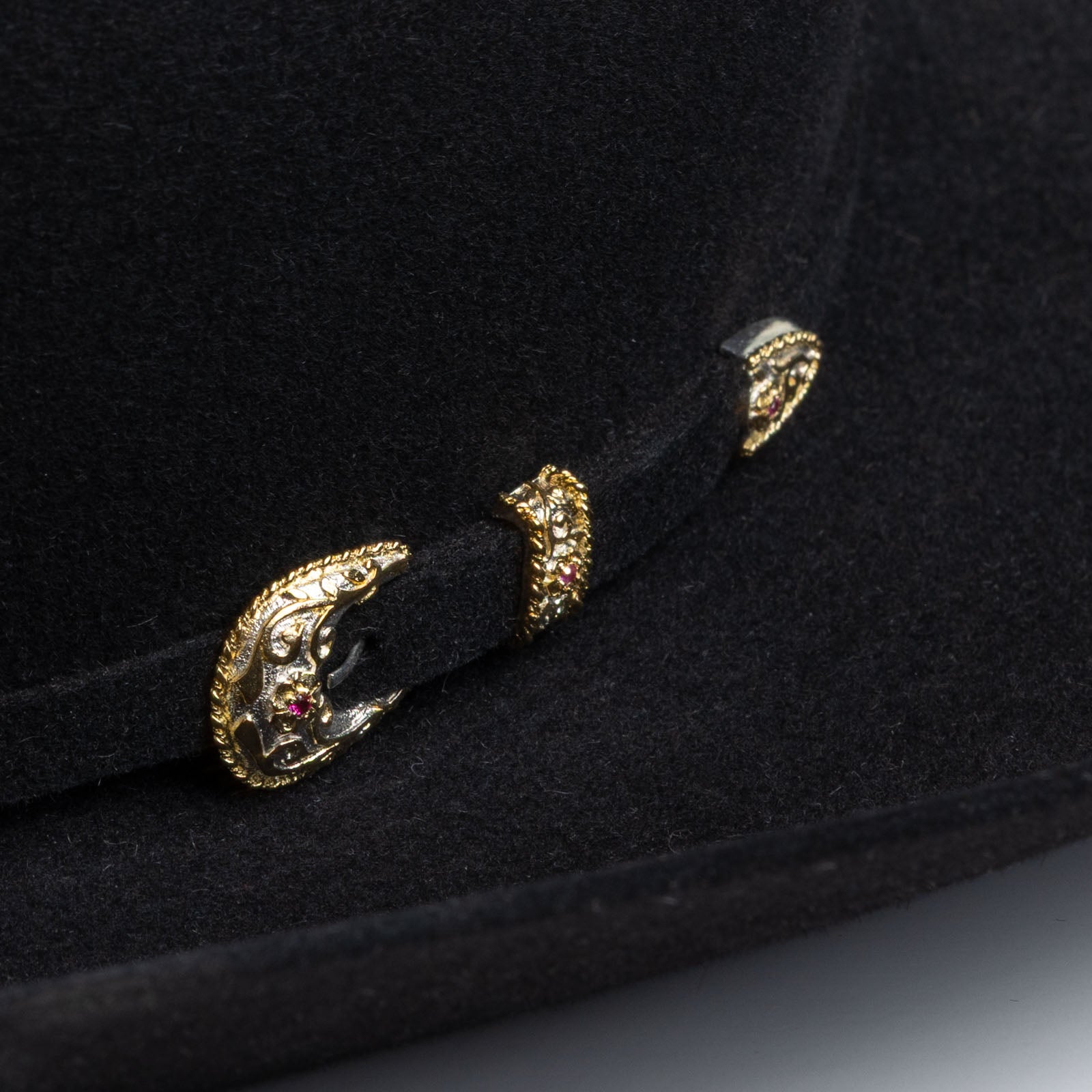 30X El Rey black cowboy hat close-up three-quarter angle