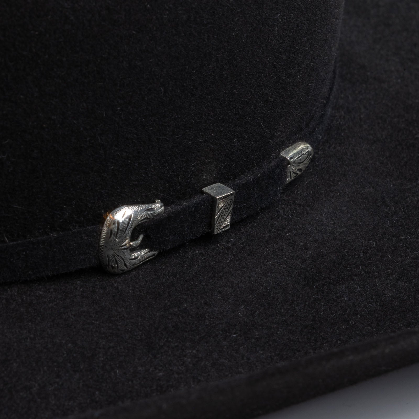 5X Fort Worth black cowboy hat close-up three-quarter angle