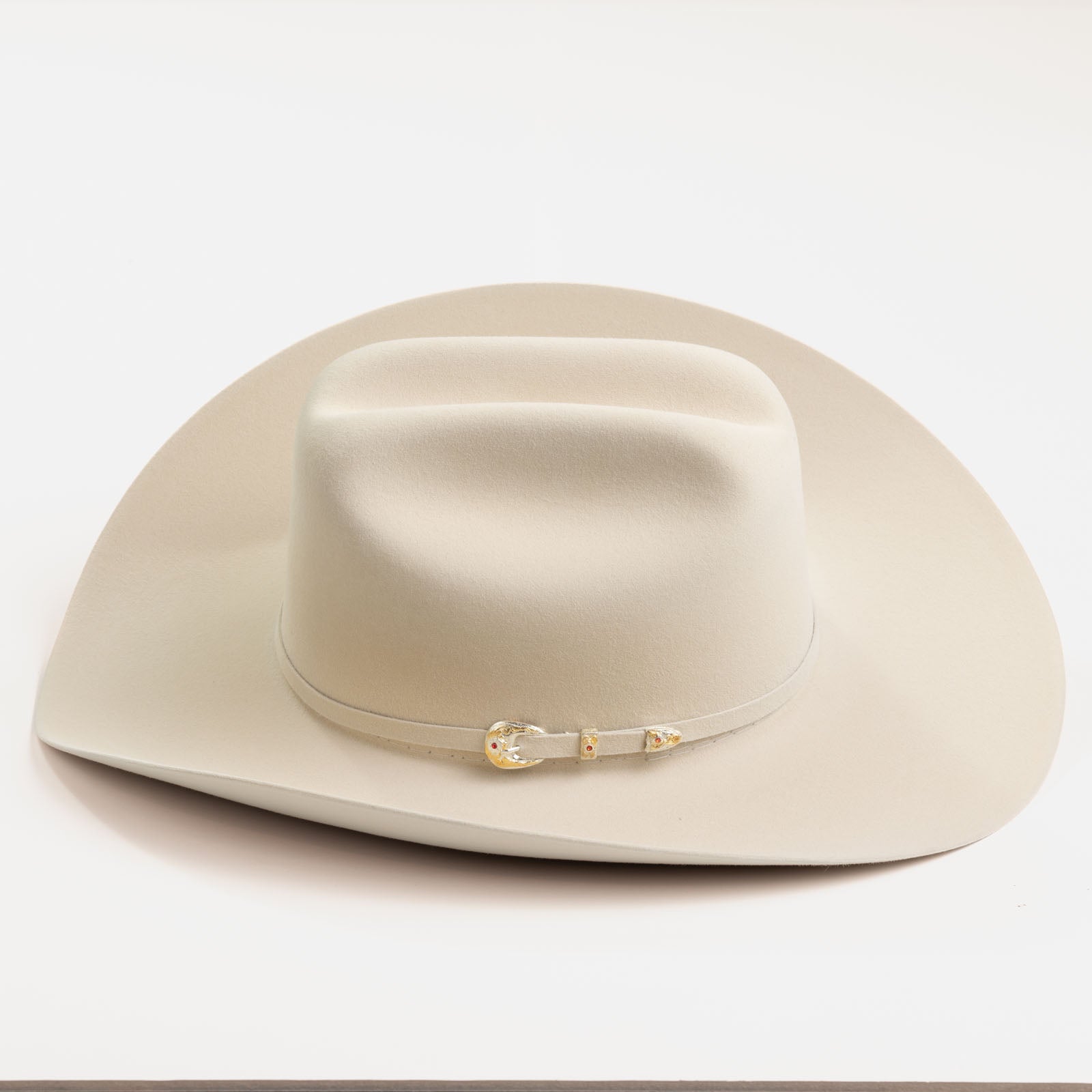 6X Real belly cowboy hat side angle