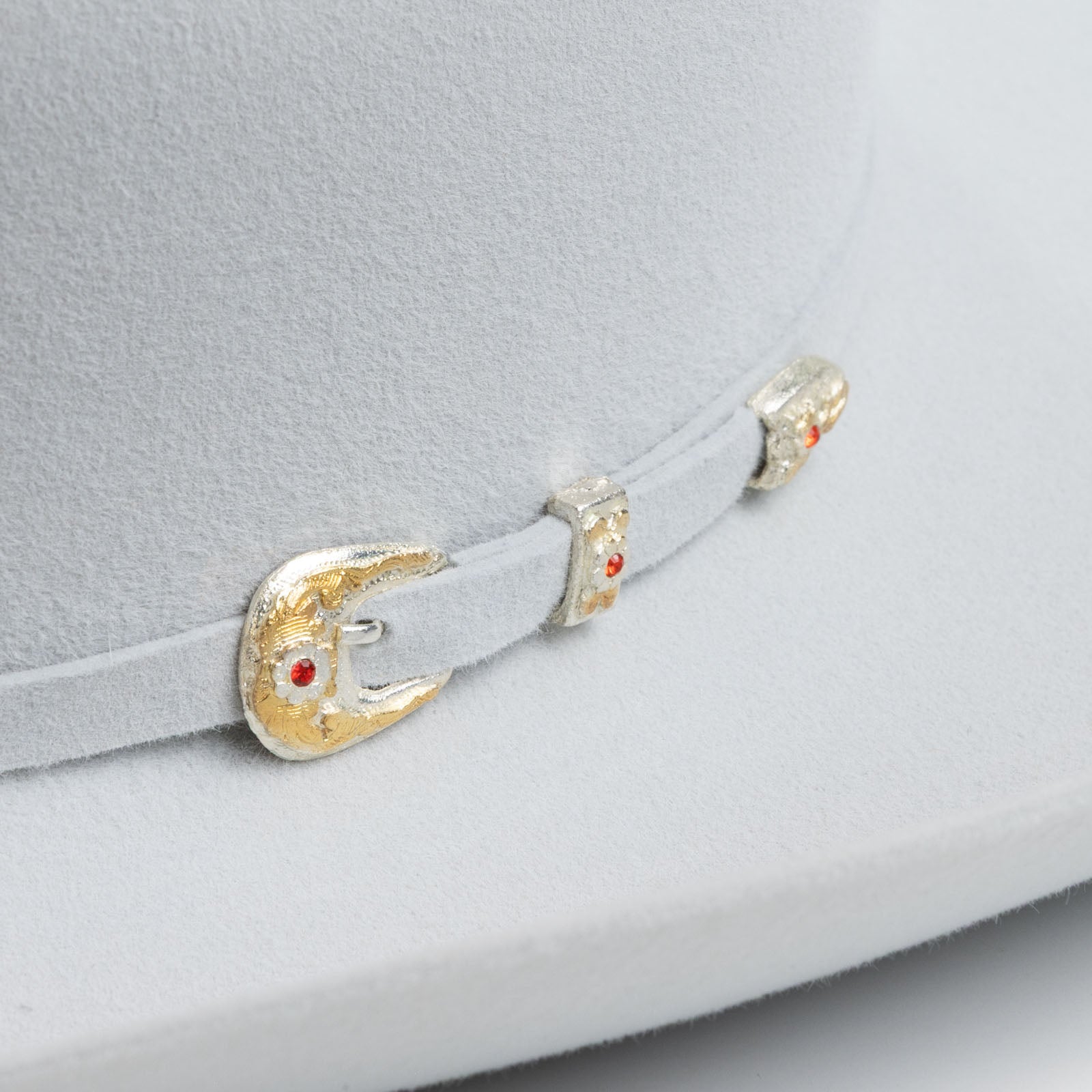 6X Real platinum cowboy hat close-up three-quarter angle