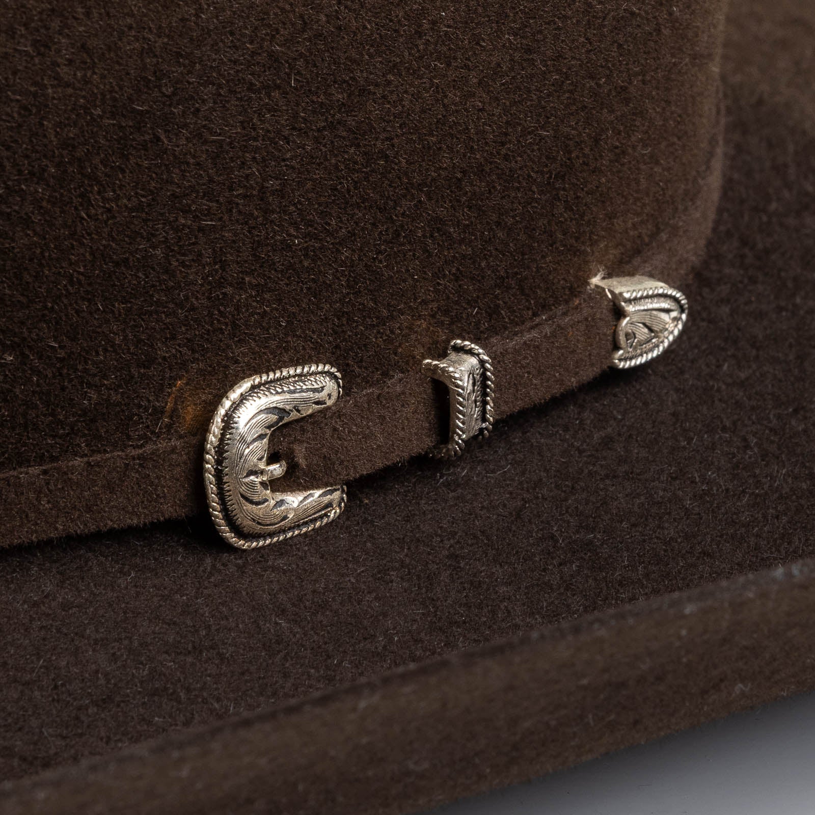 10X Douglas brown cowboy hat close-up three-quarter angle