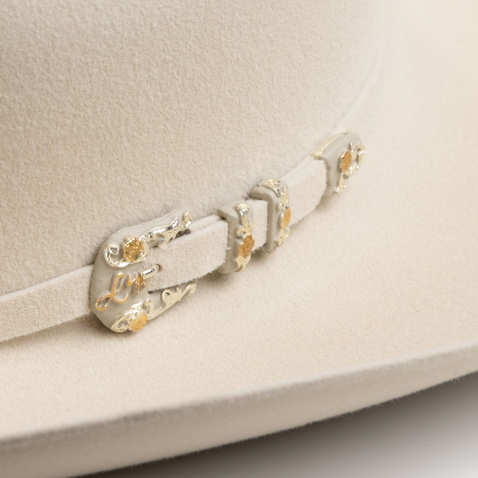 10X Jerarca belly cowboy hat close-up three-quarter angle