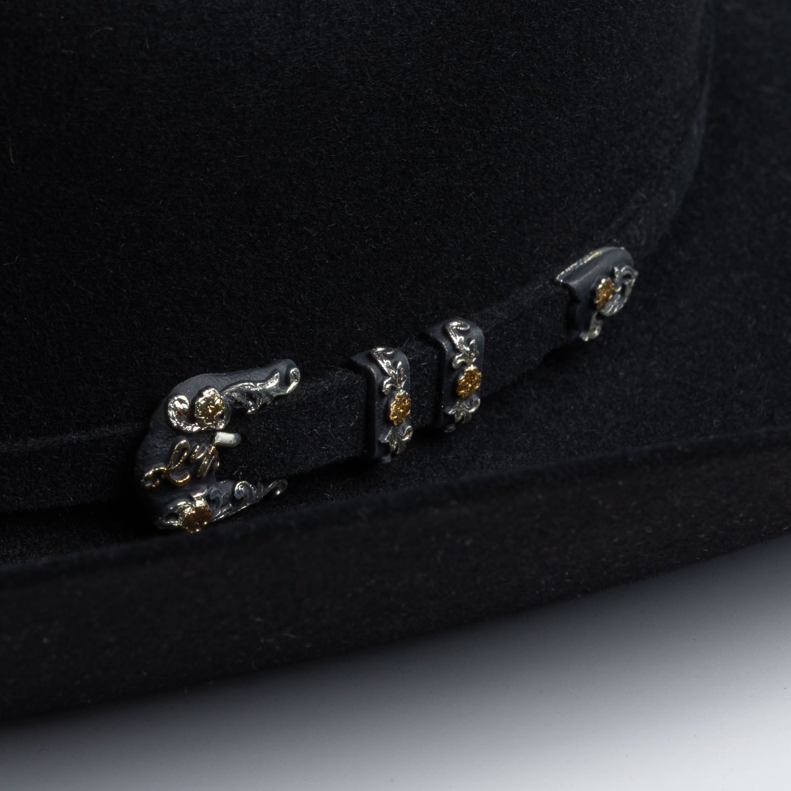 10X Jerarca black cowboy hat close-up three-quarter angle