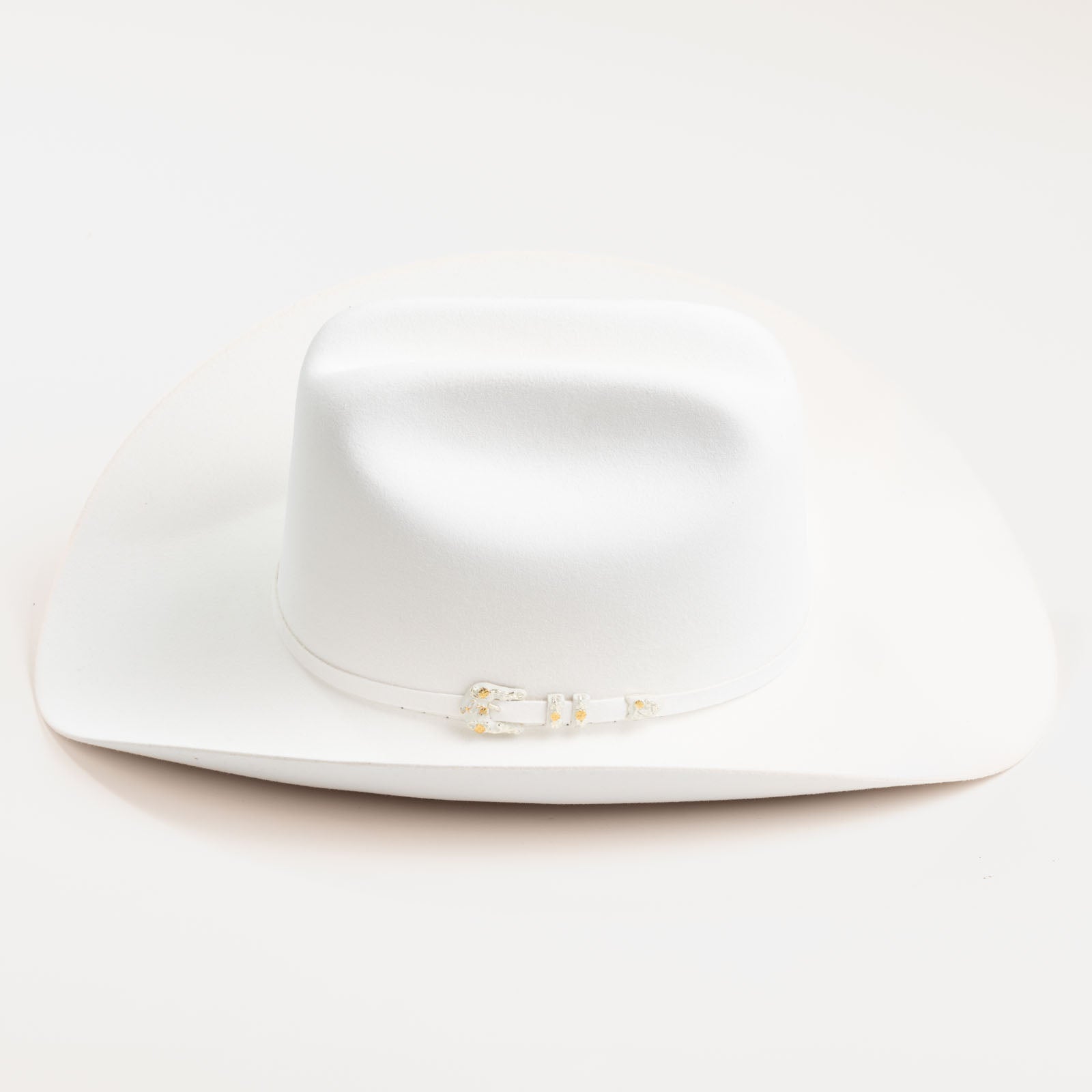 10X Jerarca white cowboy hat side angle