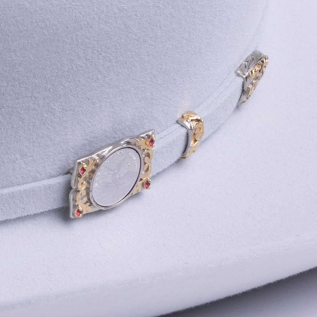 100X Independencia platinum cowboy hat close up three-quarter angle