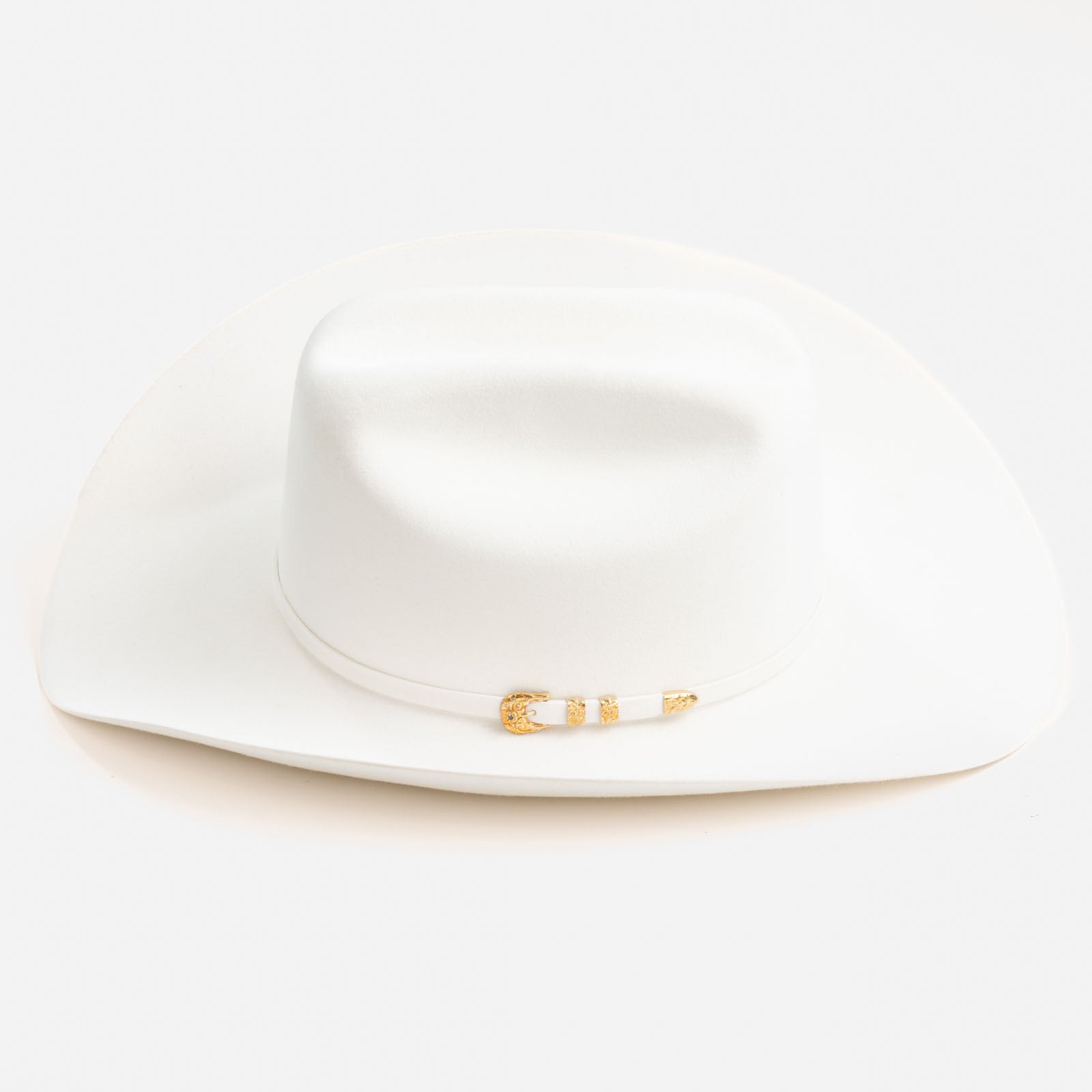 6X Real white cowboy hat side angle