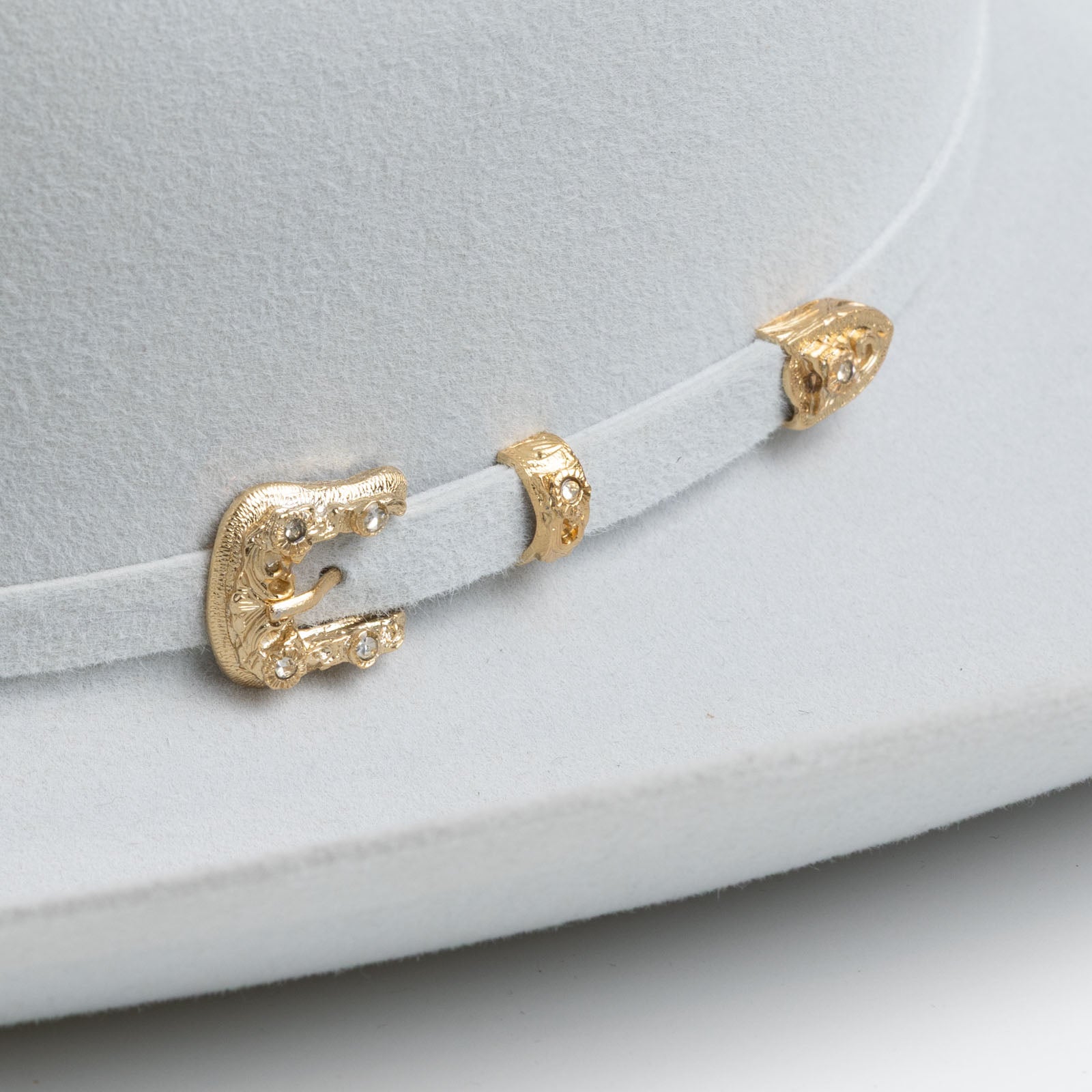 30X Opulento platinum cowboy close-up side angle
