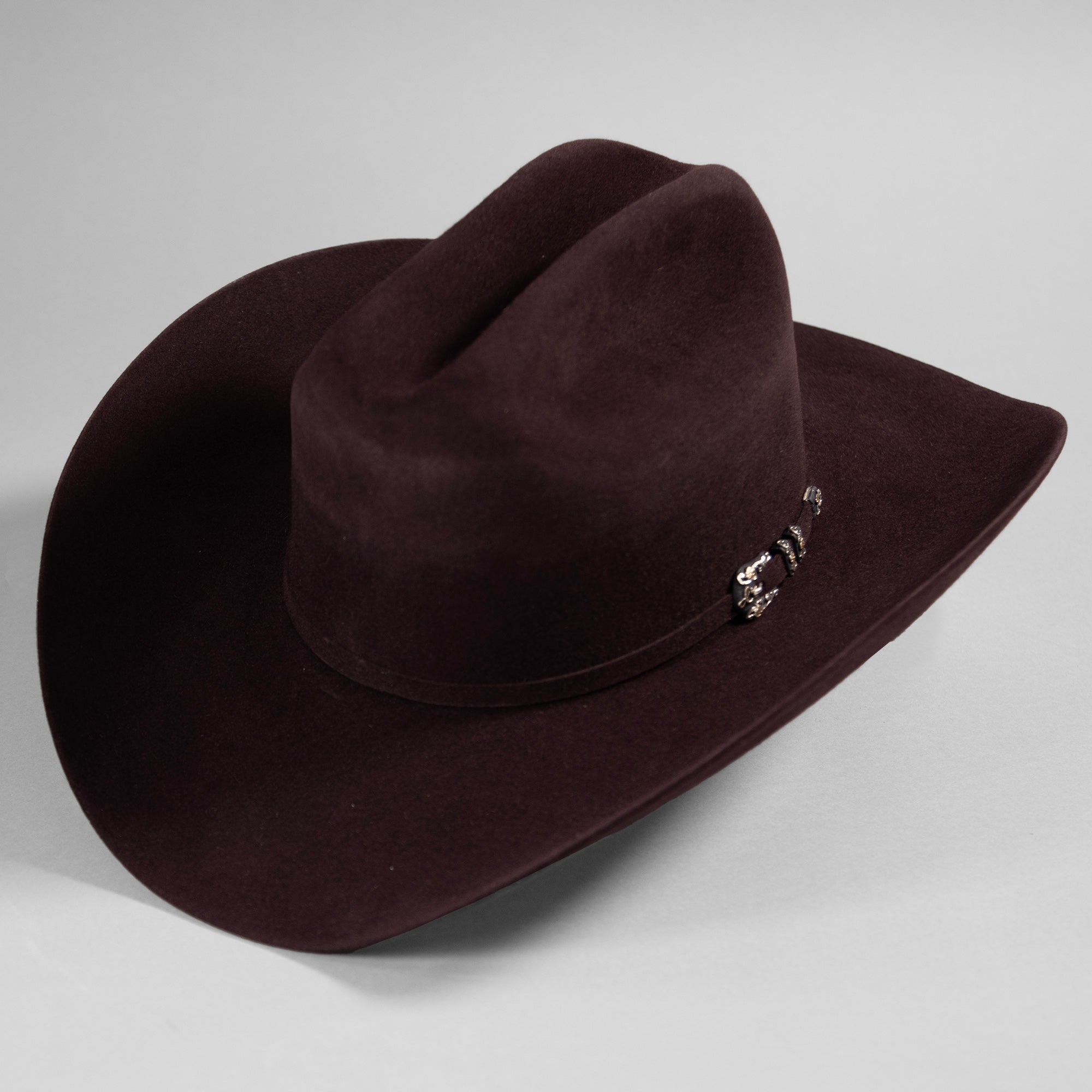 10X Jerarca black cherry cowboy hat three-quarter angle