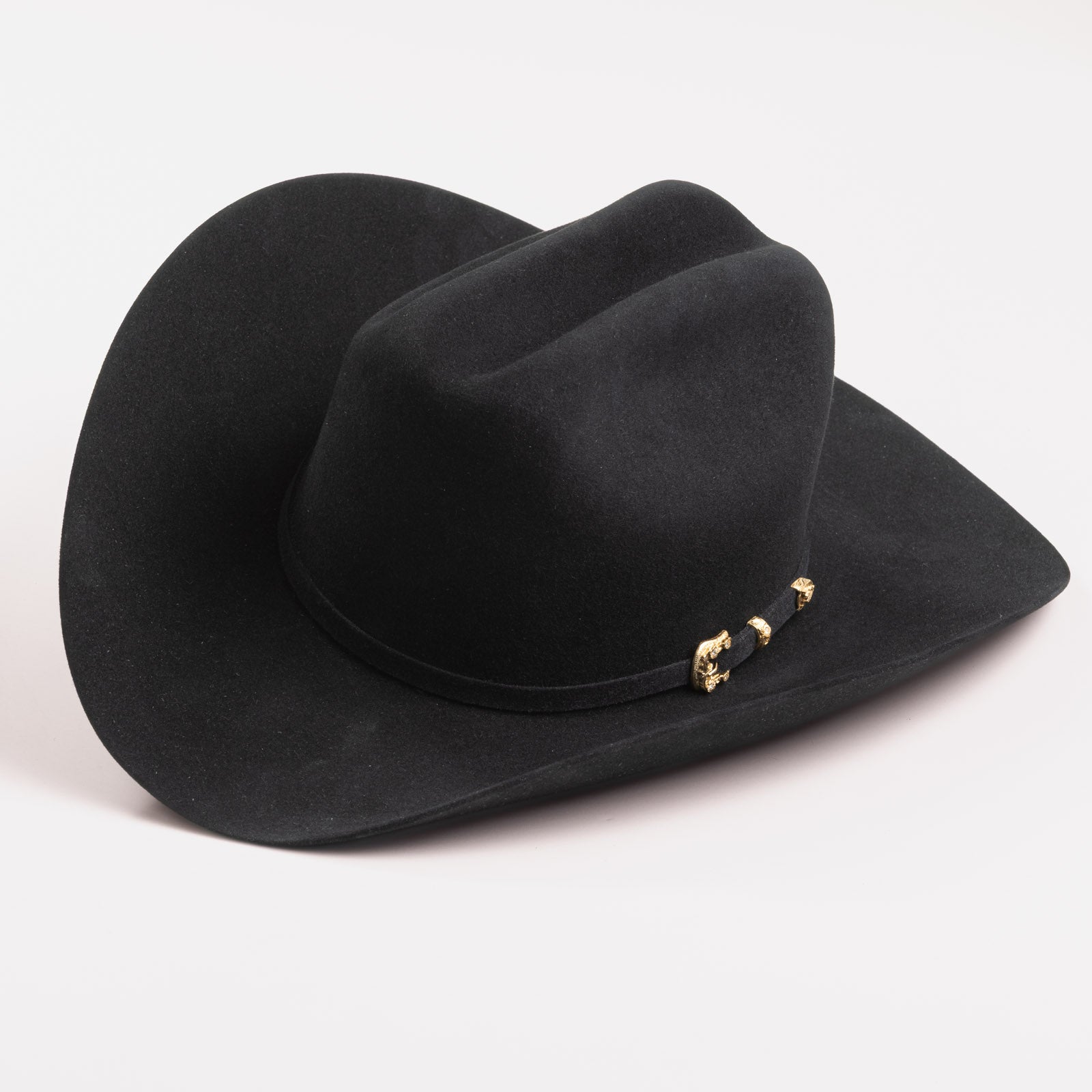 30X Opulento black cowboy hat three-quarter angle