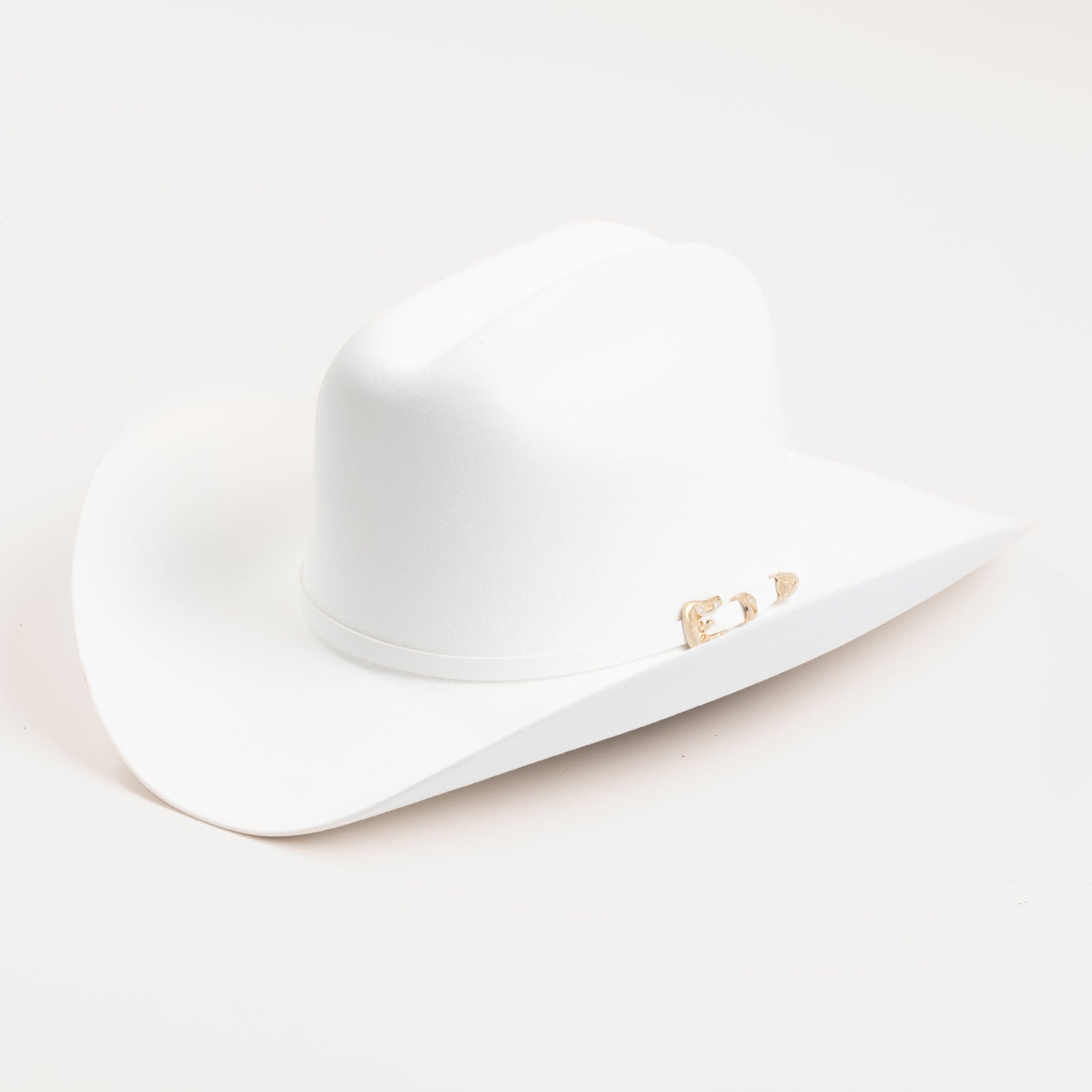30X Opulento white cowboy hat three-quarter angle