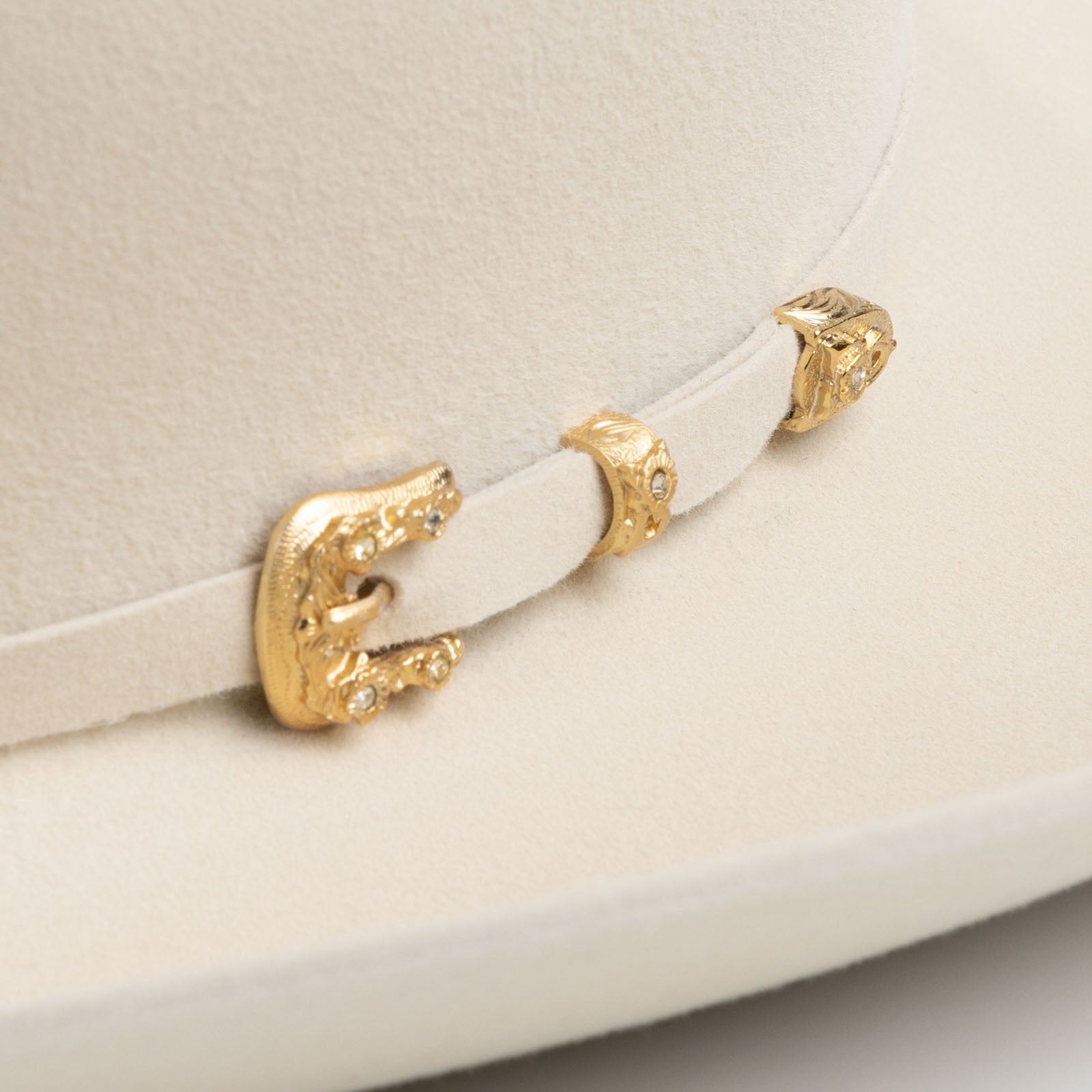 30X Opulento belly cowboy hat close-up three-quarter angle
