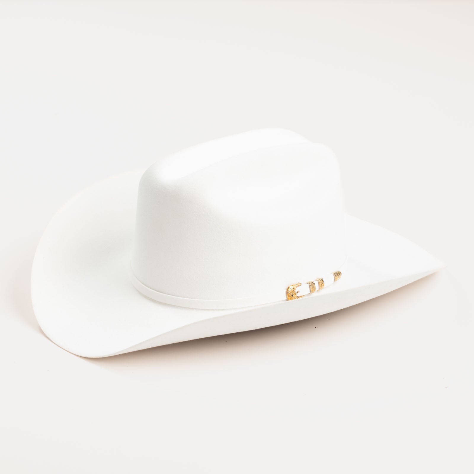 6X Real white cowboy hat three-quarter angle