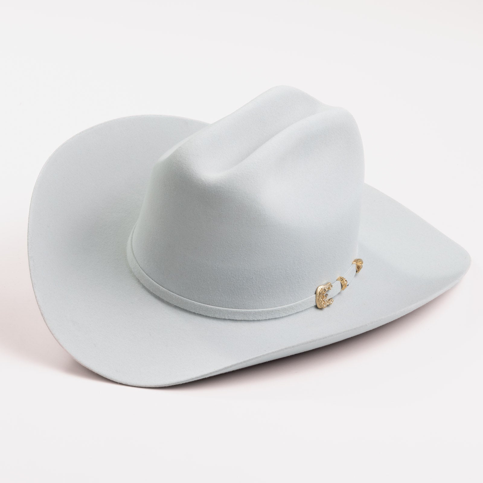 30X Opulento platinum cowboy hat three-quarter angle